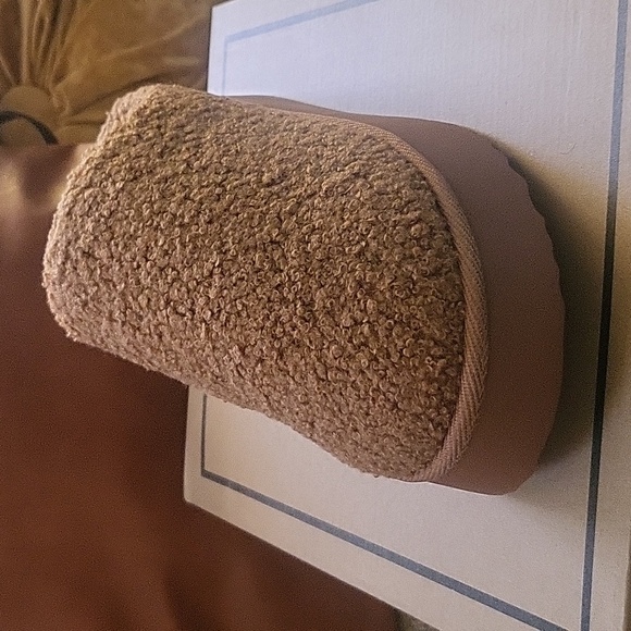 NWT MIA SHEARLING SHOES - Picture 2 of 7